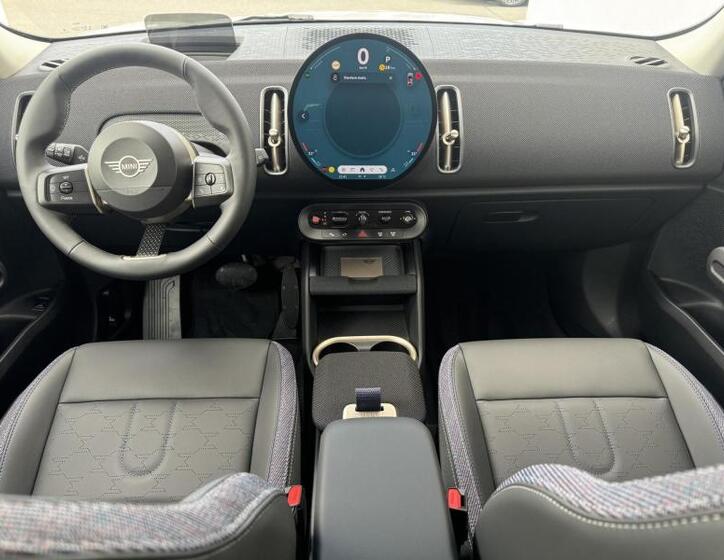 Mini Countryman 8