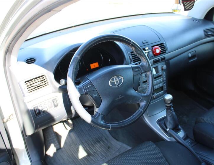 Toyota Avensis 10