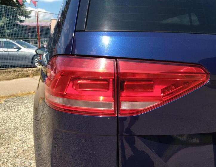 Volkswagen Touran 10