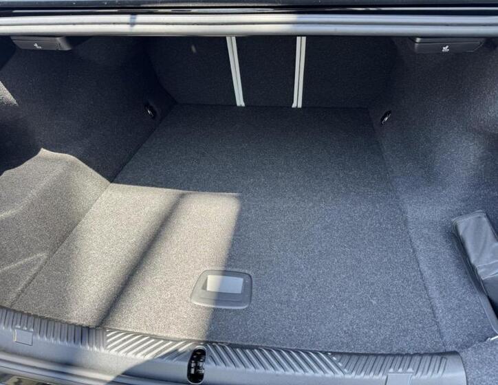 BMW i5 15