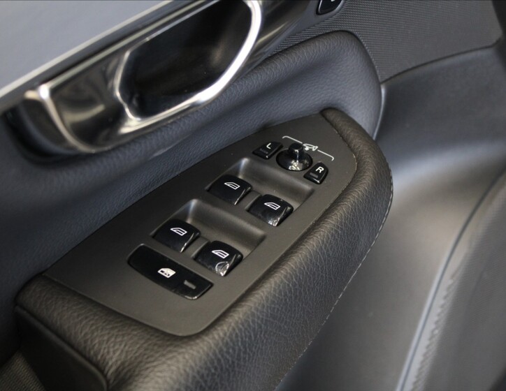 Volvo XC90 16