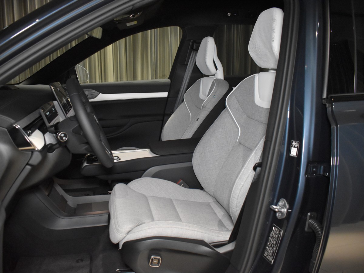 Volvo EX90