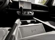 Land Rover Defender 12
