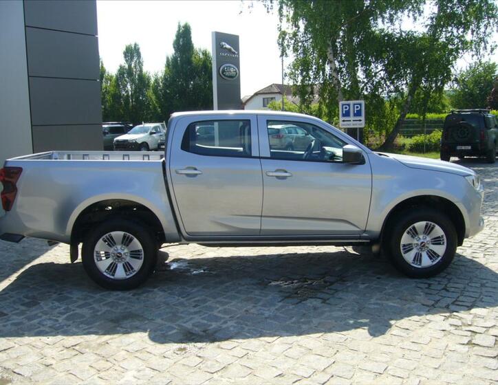 Isuzu D-Max 9