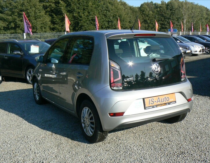 Volkswagen up! 5