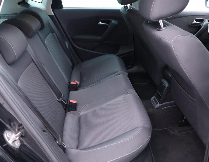 Volkswagen Polo 13