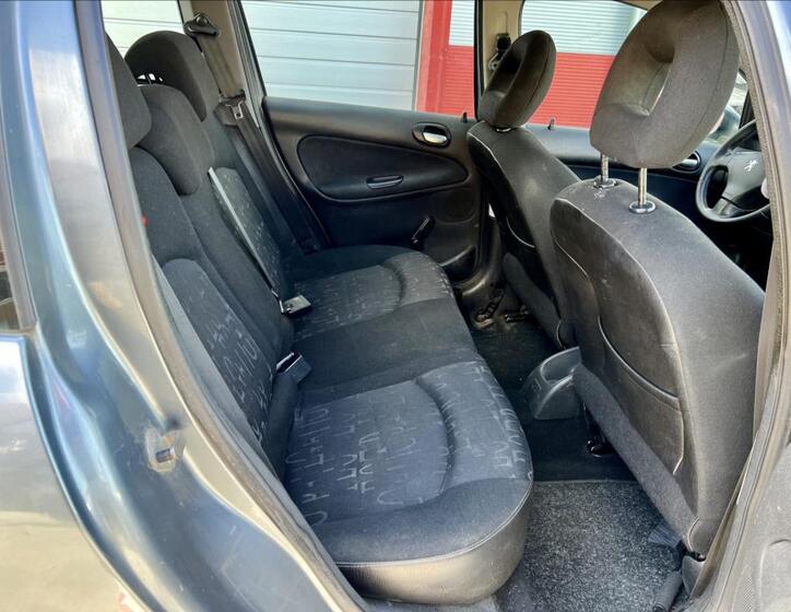 Peugeot 206 16