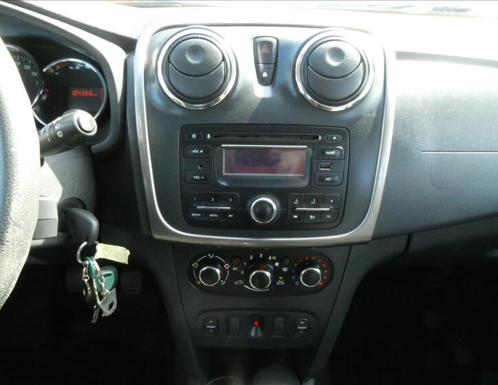 Dacia Sandero 28