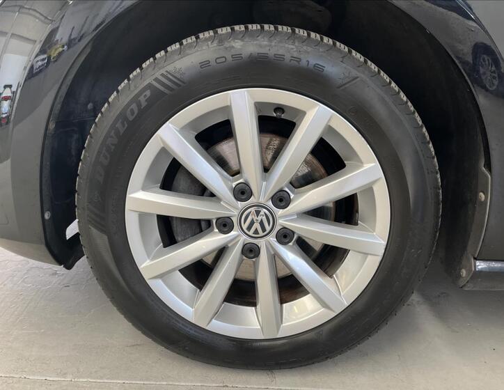 Volkswagen Golf 32