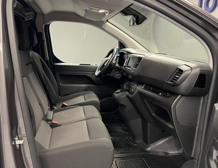 Toyota ProAce 8