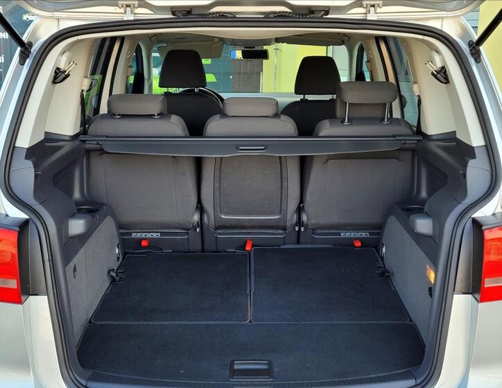 Volkswagen Touran 11