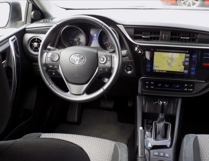 Toyota Auris 14