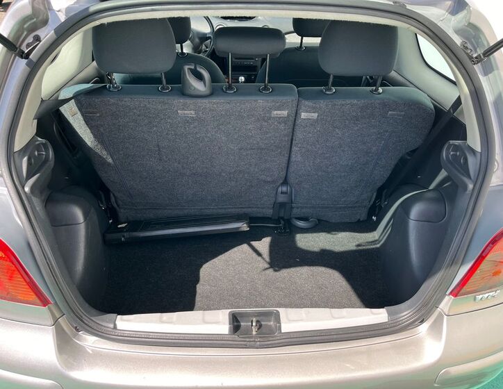 Toyota Yaris 12