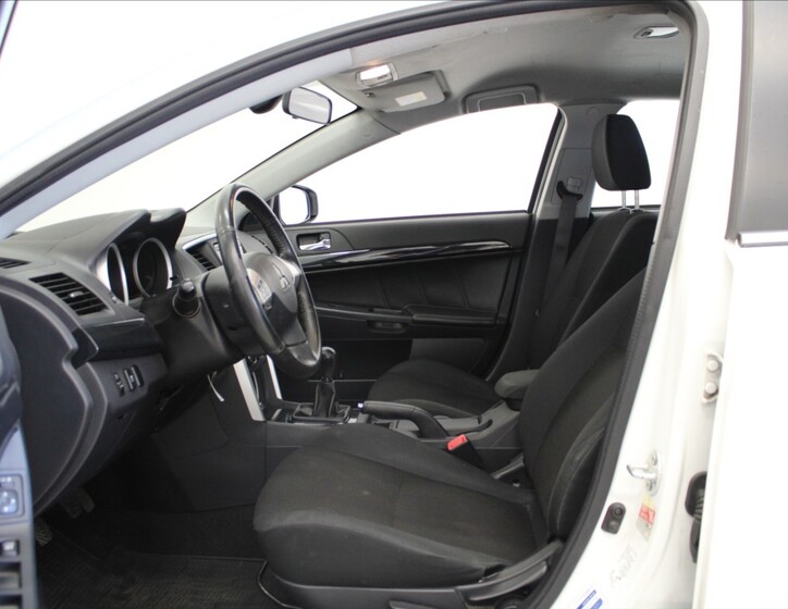 Mitsubishi Lancer 6