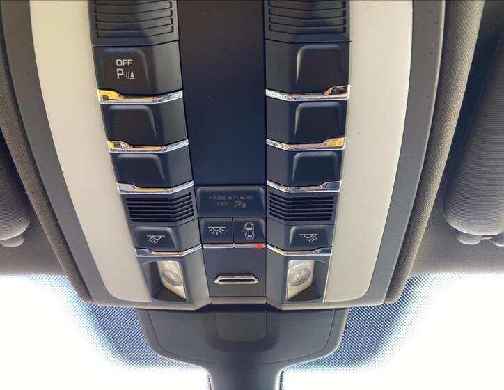 Porsche Cayenne 37
