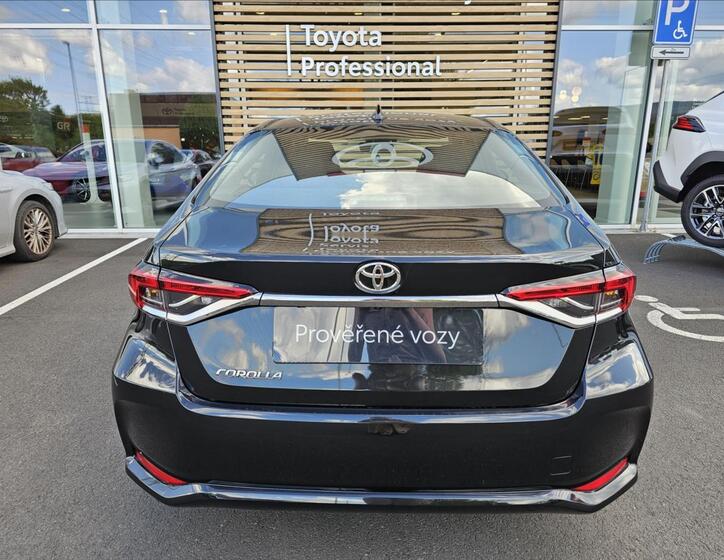 Toyota Corolla 16