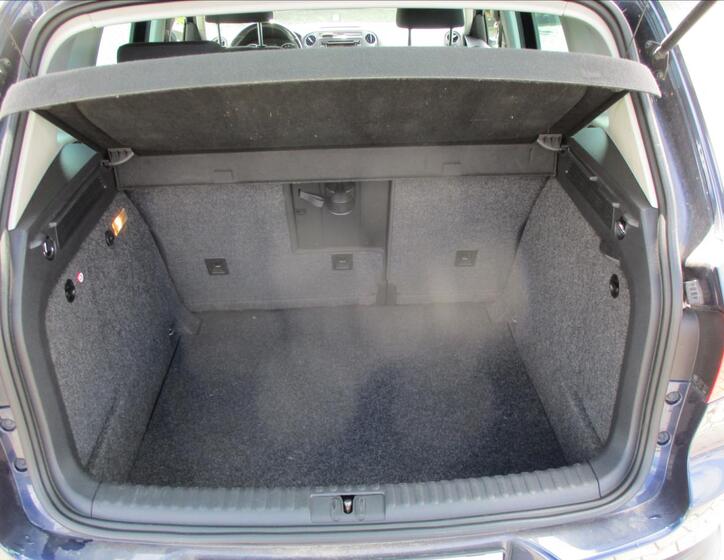 Volkswagen Tiguan 9