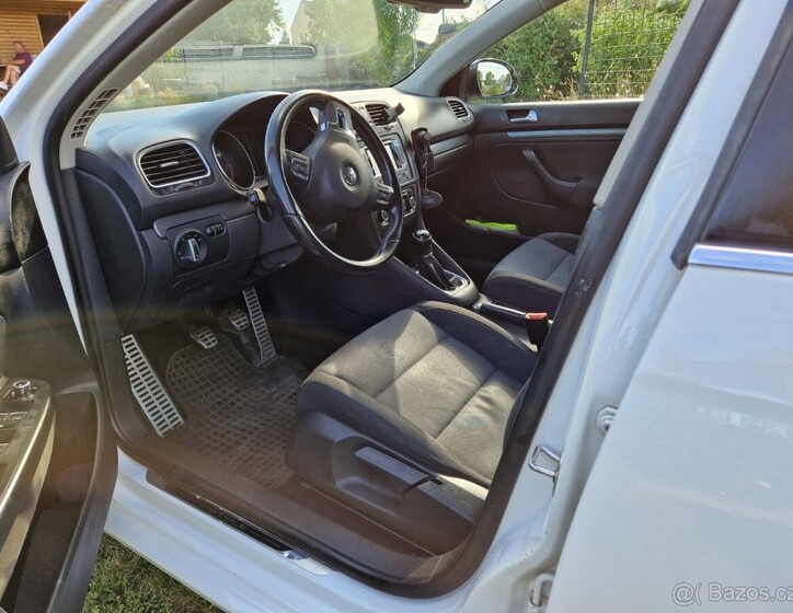 Volkswagen Golf 11