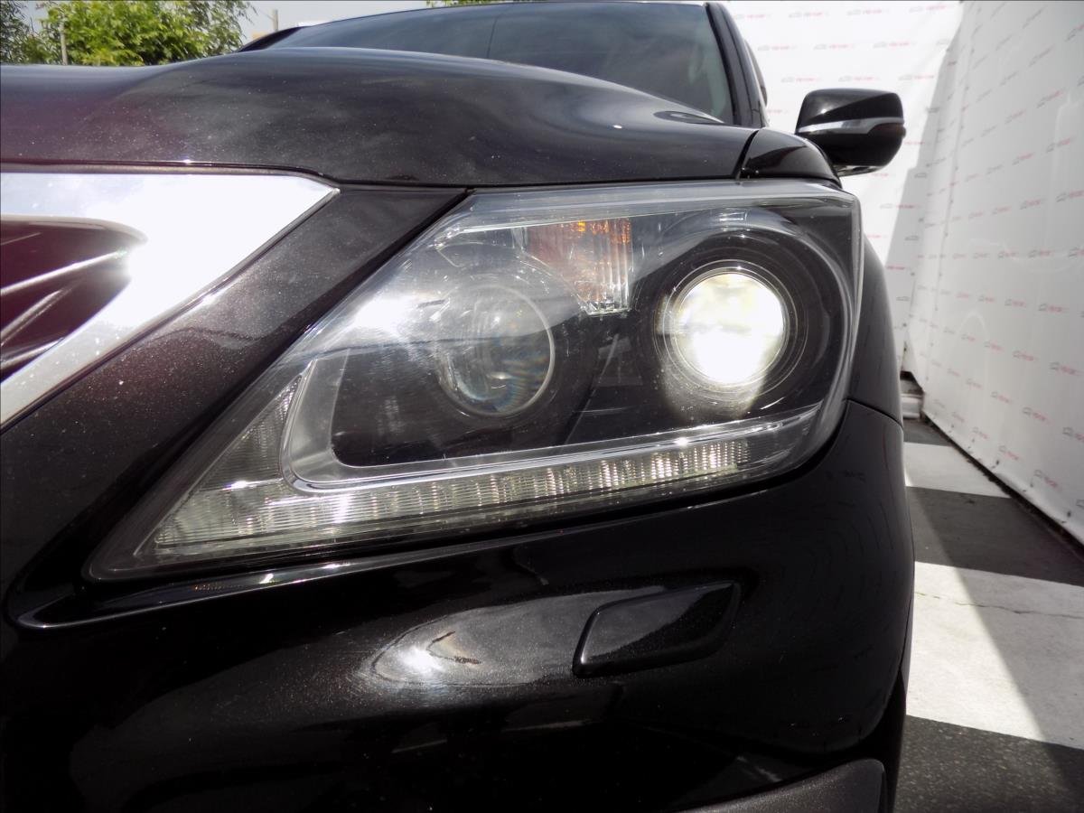 Lexus LX 570
