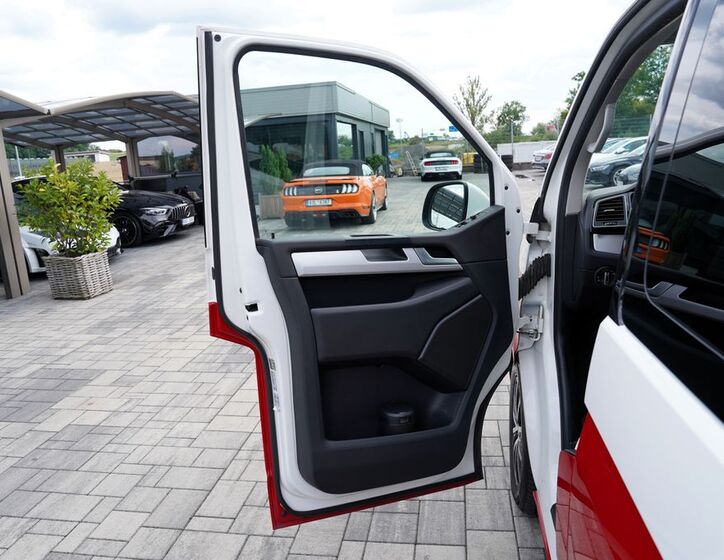 Volkswagen Caravelle 16