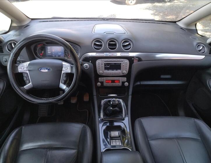 Ford S-MAX 12