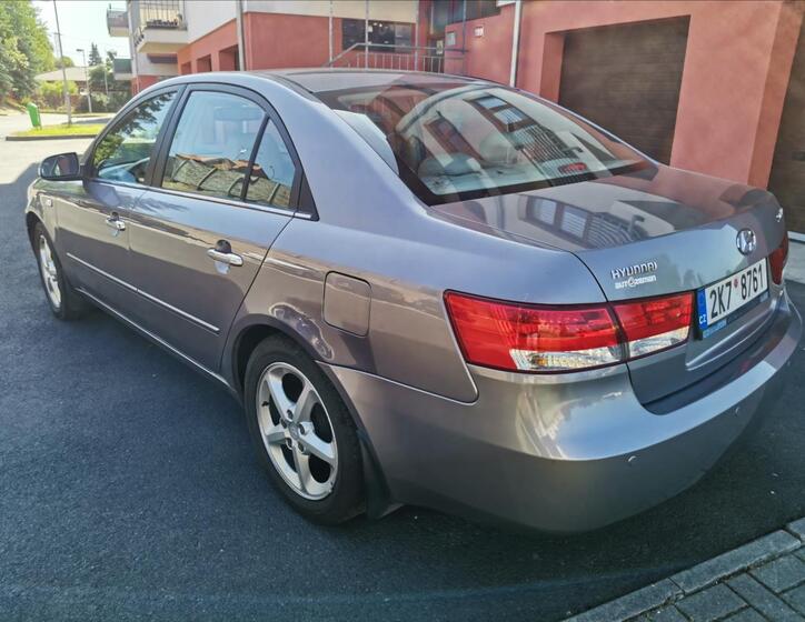 Hyundai Sonata 4