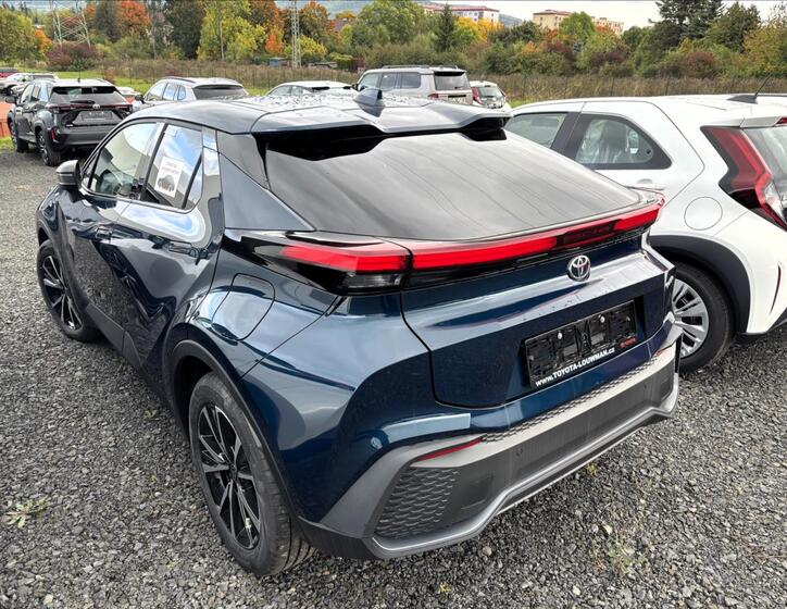 Toyota C-HR 4