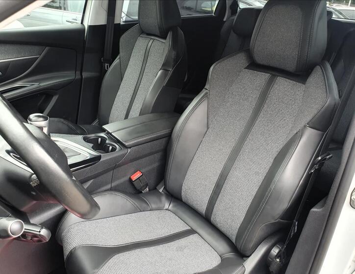 Peugeot 5008 8