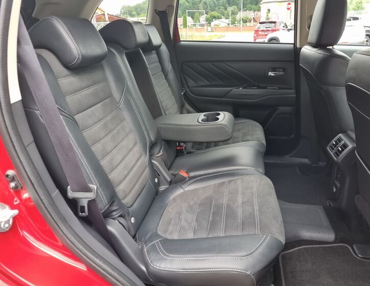 Mitsubishi Outlander 11
