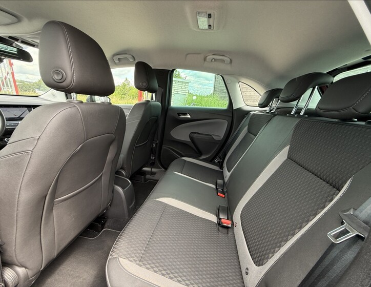 Opel Crossland X 23