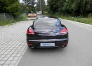 Porsche Panamera 8