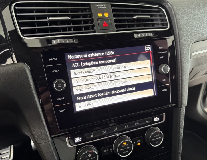 Volkswagen Golf 30