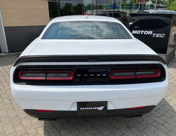 Dodge Challenger 10