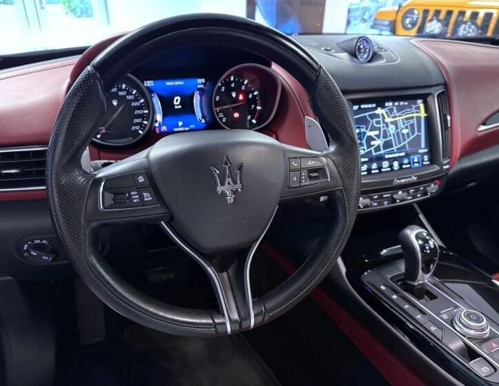 Maserati Levante 18