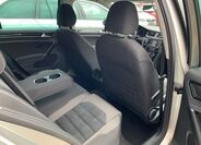 Volkswagen Golf 21