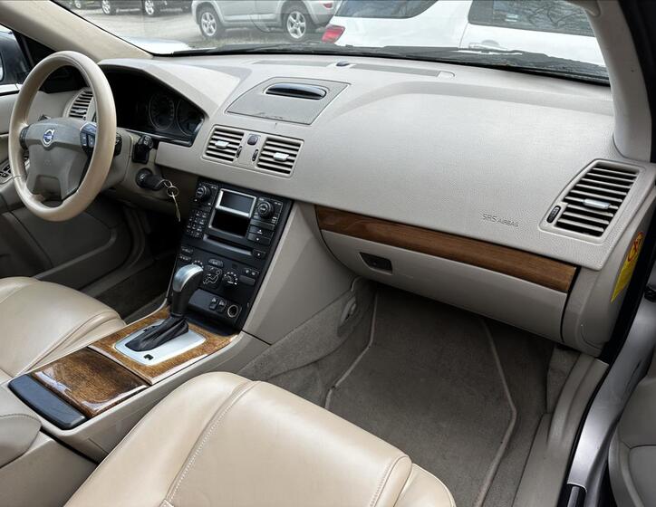 Volvo XC90 40