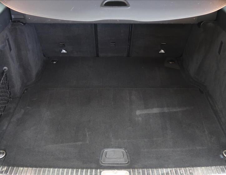 Mercedes-Benz Třídy C 8