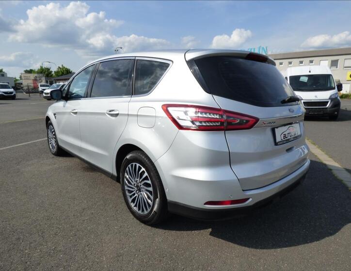 Ford S-MAX 5