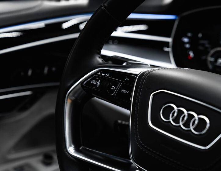 Audi A8 10