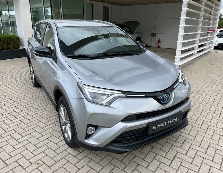 Toyota RAV4 8