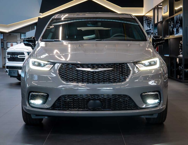 Chrysler Pacifica 11