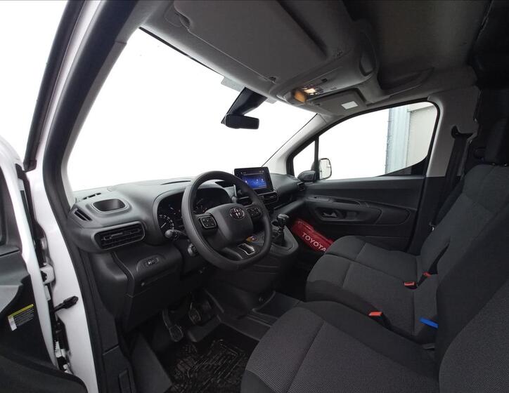 Toyota ProAce City 12