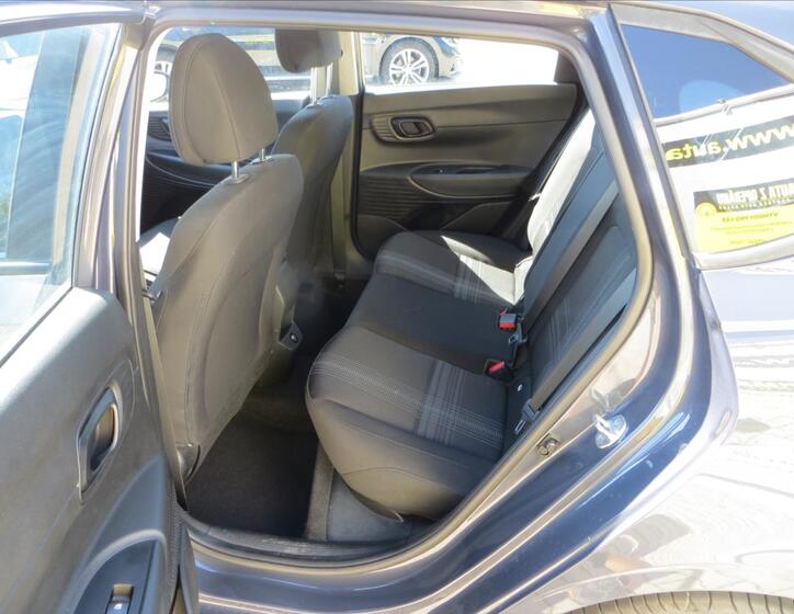 Hyundai i20 20