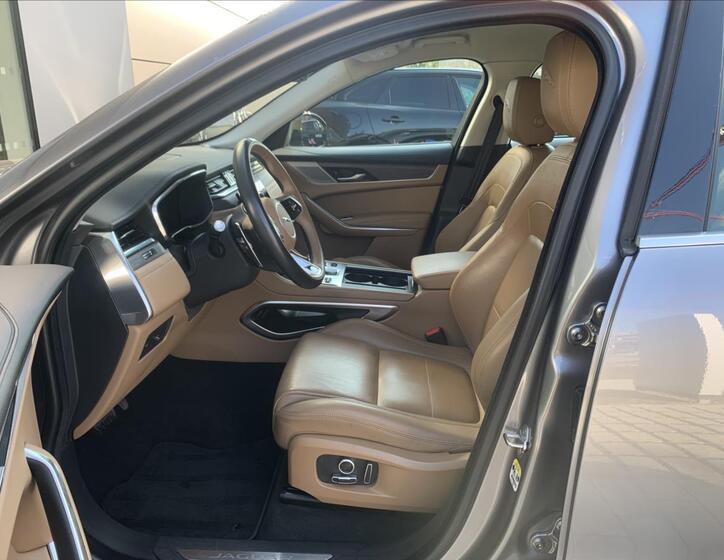 Jaguar F-Pace 7