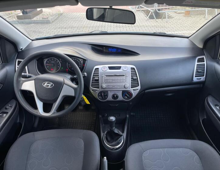 Hyundai i20 8