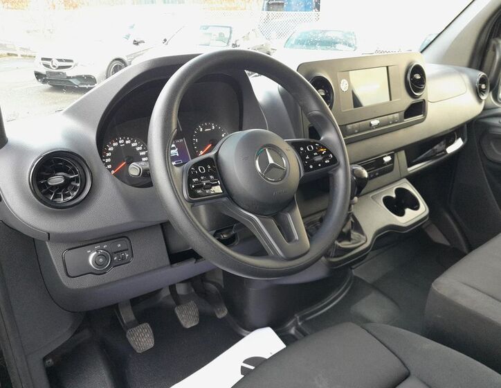 Mercedes-Benz Sprinter 18
