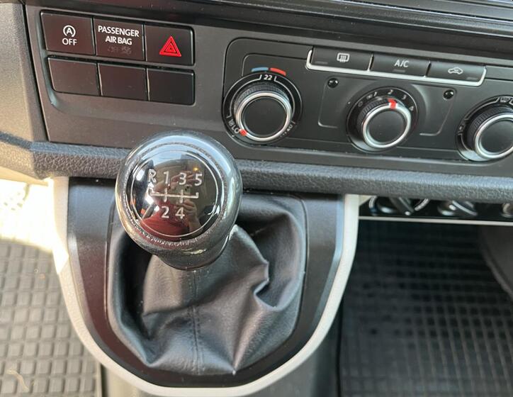 Volkswagen Transporter 24
