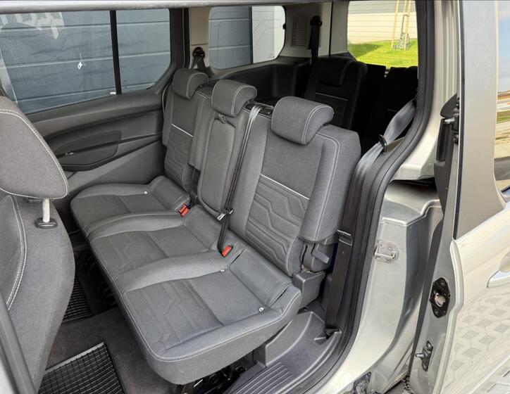 Ford Tourneo Connect 12