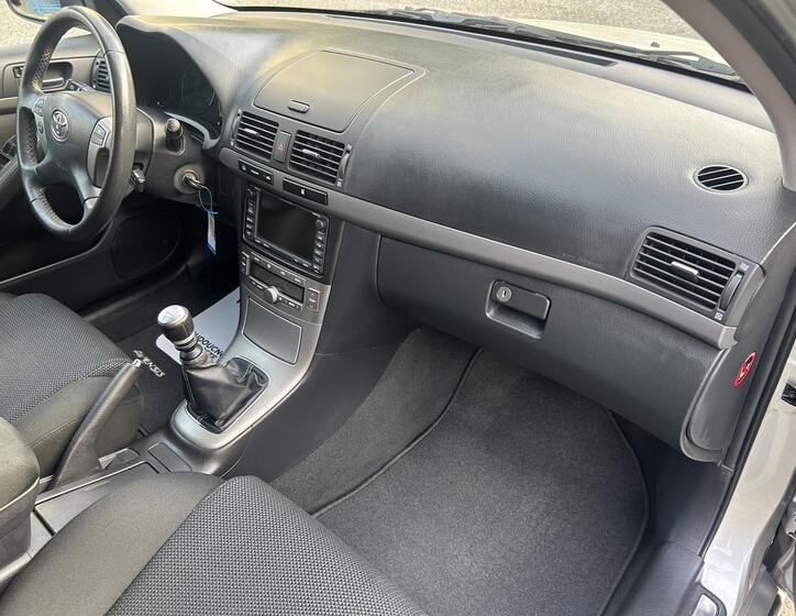 Toyota Avensis 46