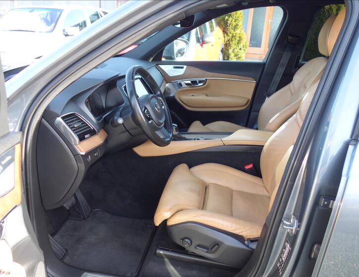 Volvo XC90 10